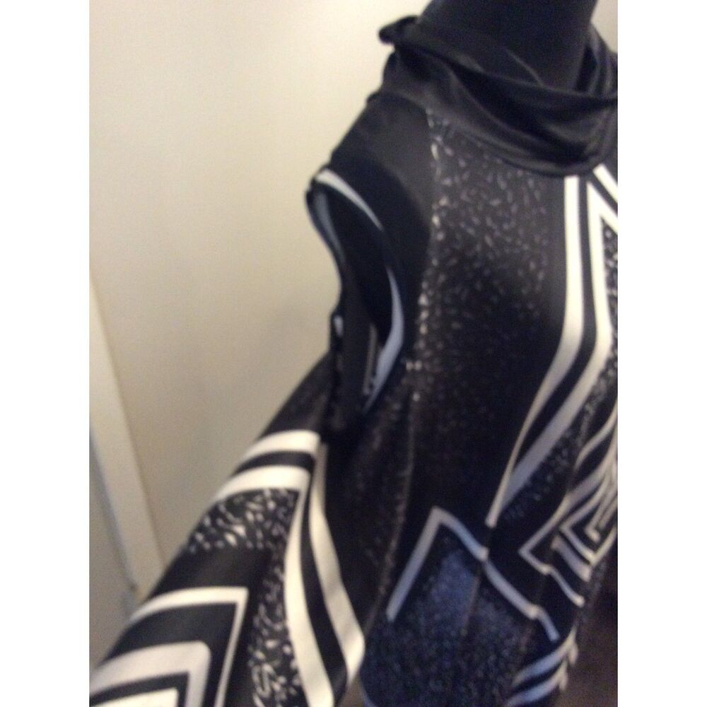 New NWT Ashley Stewart Plus 18/20 Cold Shoulder Geo print Maxi Dress - Picture 6 of 7
